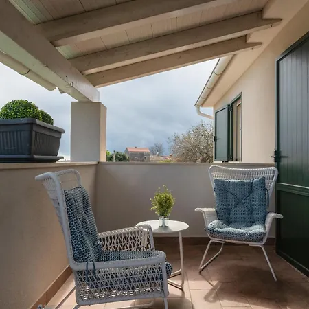 Laura Near Pula For 8 People - Pet Friendly With Children Playground *