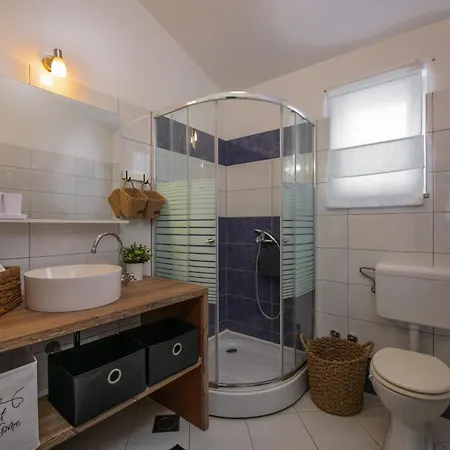 Villa Laura Near Pula For 8 People - Pet Friendly With Children Playground