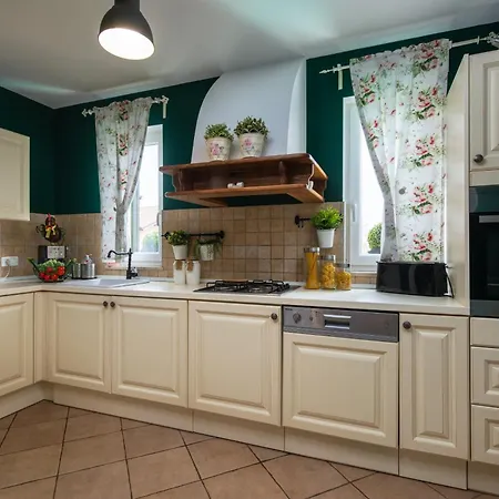 Laura Near Pula For 8 People - Pet Friendly With Children Playground Villa *