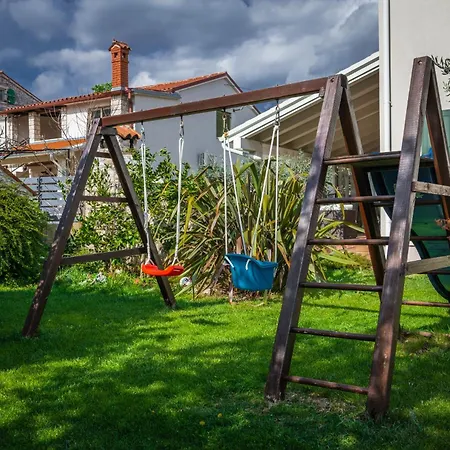 Laura Near Pula For 8 People - Pet Friendly With Children Playground Krnica