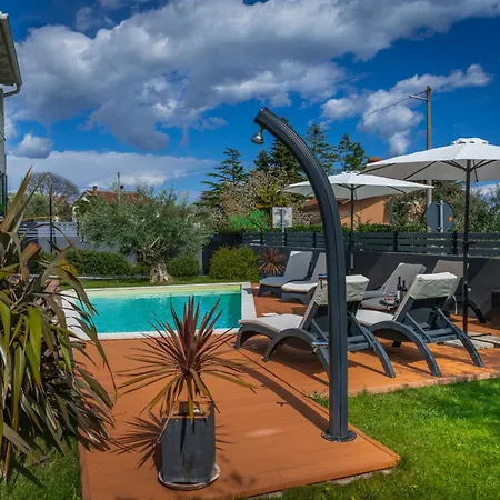 Laura Near Pula For 8 People - Pet Friendly With Children Playground Villa Krnica