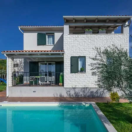 Laura Near Pula For 8 People - Pet Friendly With Children Playground Villa