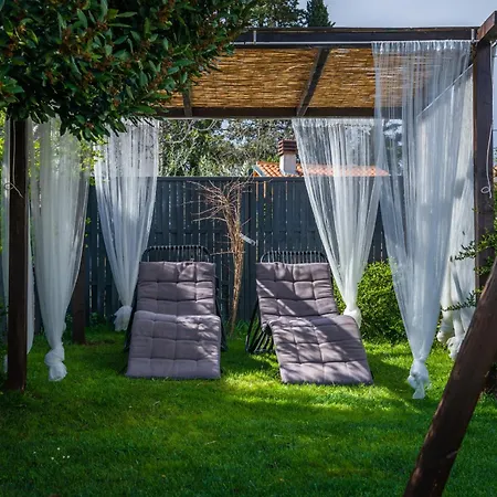 Laura Near Pula For 8 People - Pet Friendly With Children Playground