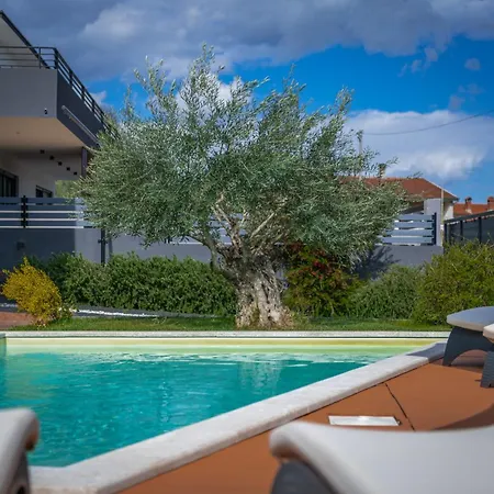 Laura Near Pula For 8 People - Pet Friendly With Children Playground Villa